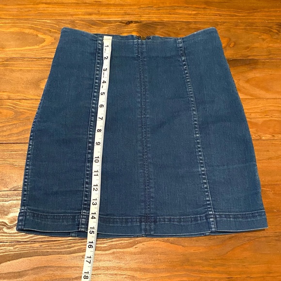 Free People Stretch Denim Mini Skirt size 4 - Picture 2 of 9